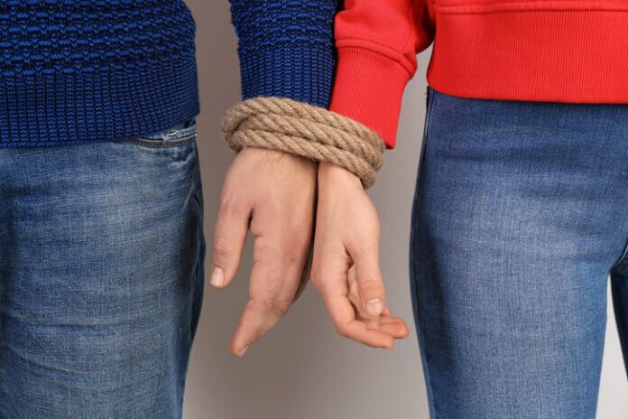 一発アウト間違いなし！ アラサー男女がやりがちなNG行動を紹介