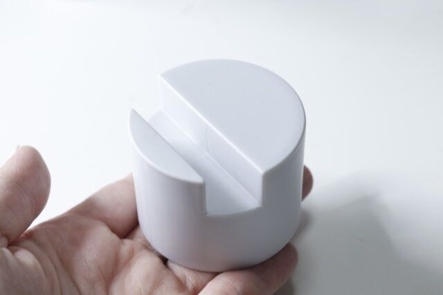 ダイソー スマホが立てられるペンケース フタ