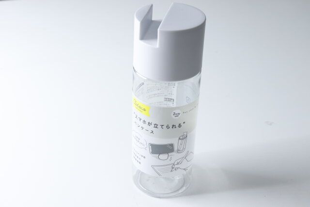 ダイソー スマホが立てられるペンケース パッケージ