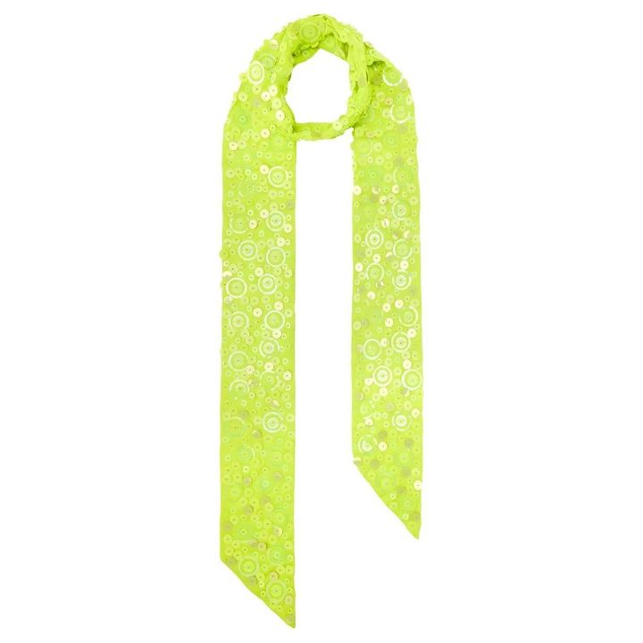 スカーフ ￥51,000／SAKS POTTS（SSENSE）