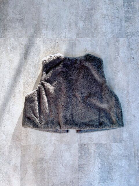 COCA フェイクファーベスト 後ろ側