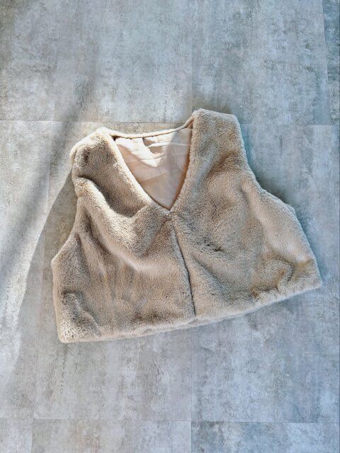 COCA フェイクファーベスト グレージュ