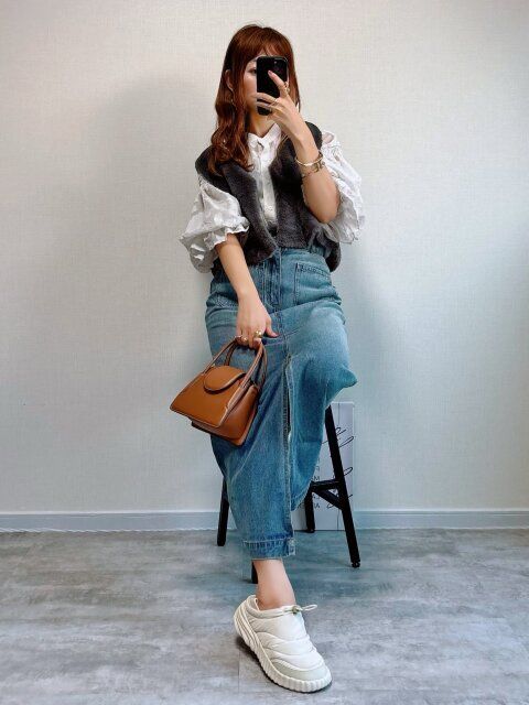 COCA フェイクファーベスト ボリューム袖のブラウスと合わせる