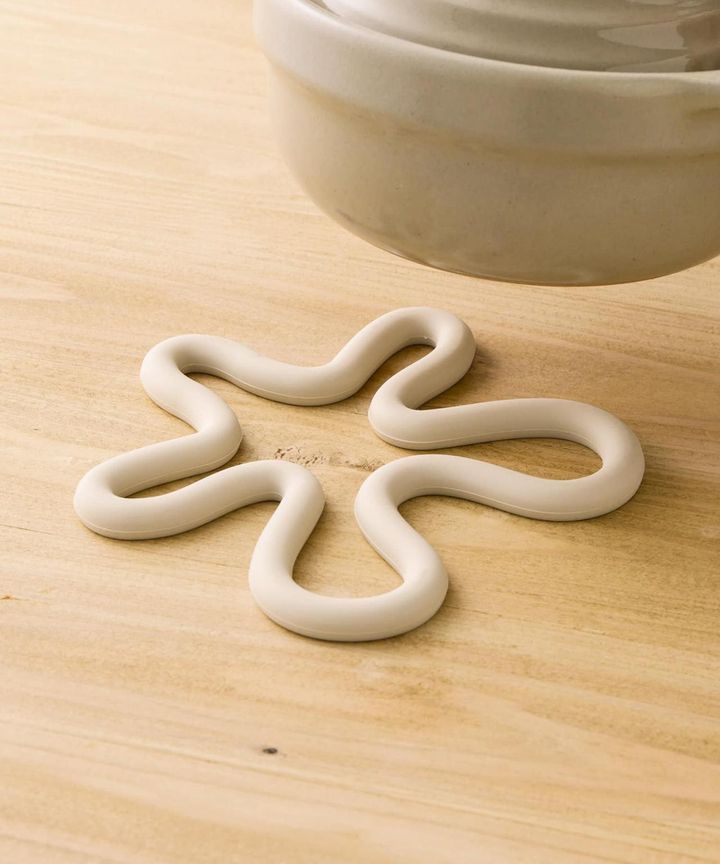 画像1: 出典：3COINS