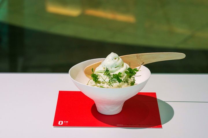 「OTM アイスクリーム／シェイク」 各880円