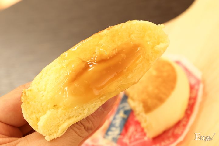 「森永製菓監修 ホットケーキまん」がふわふわ感UPして登場！とろとろの甘じょっぱいソースがたまらない♪