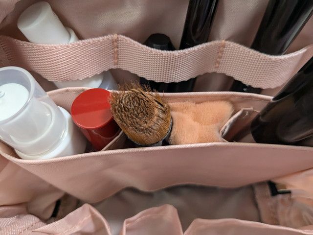 立てて収納できるポケット