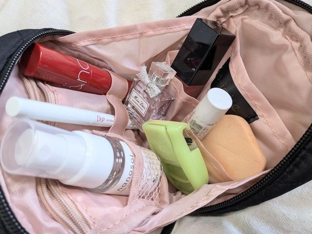 リップを立てて固定できるゴムバンド