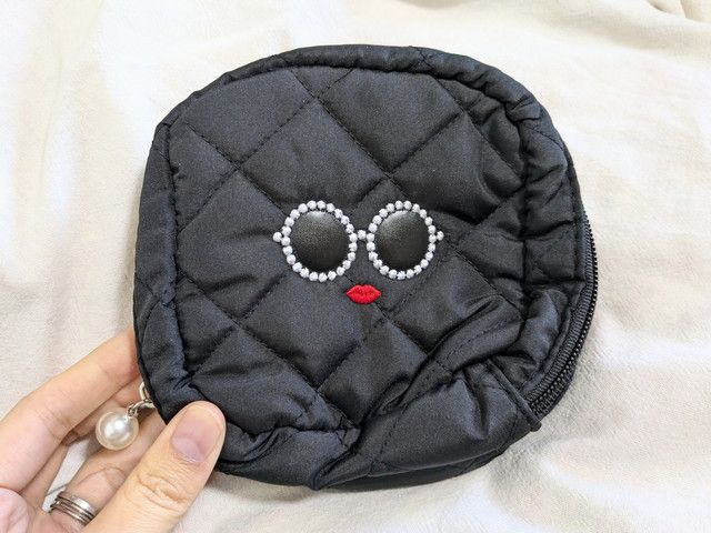 中身がひとめで分かる縦型ポーチ