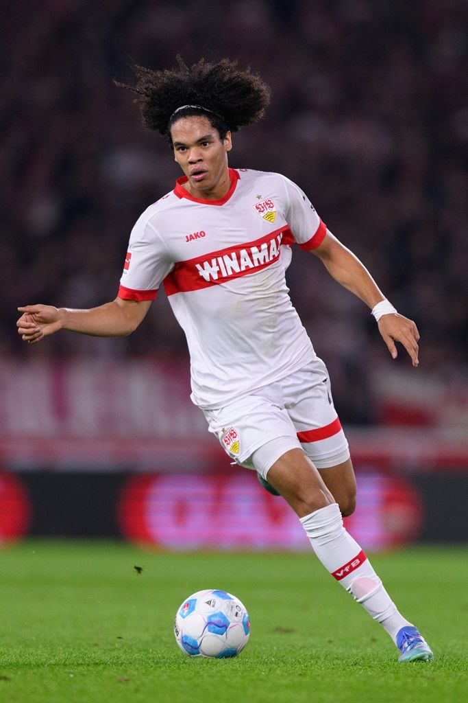 現日本代表最年少と同じ！「2004年生まれ」世界の逸材センターバック3名