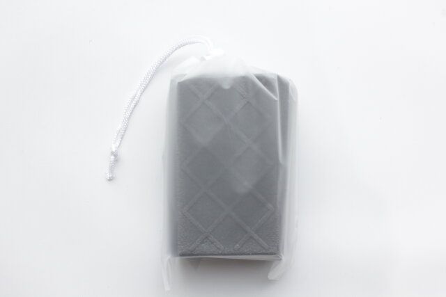 ダイソー 8つ折りレジャーマット（ポーチ付、ブラック） ポーチ