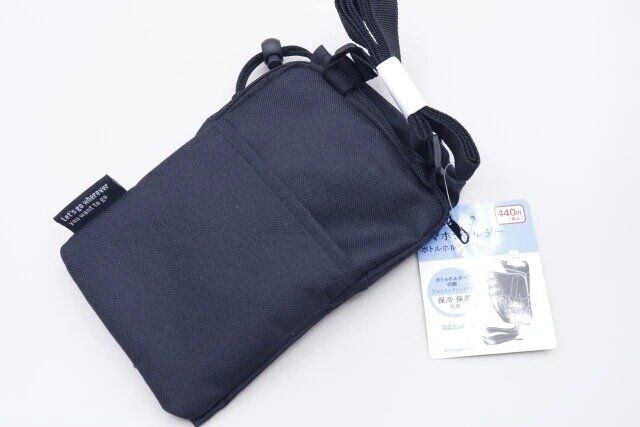 キャンドゥのスマホショルダー ボトルホルダー付き BKのパッケージ