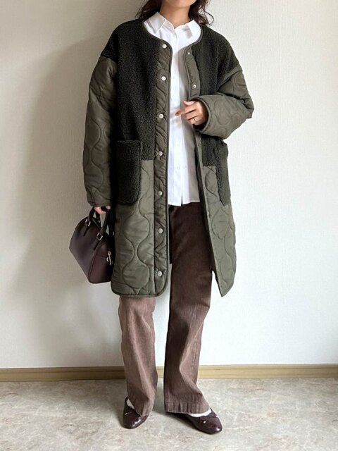 ユニクロ レーヨンブラウス アースカラーのメリハリ役