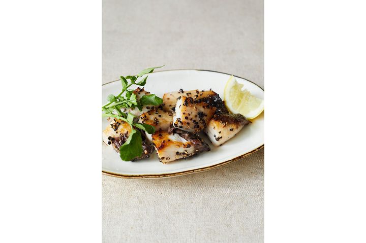 ぶりの粗挽き胡椒焼き