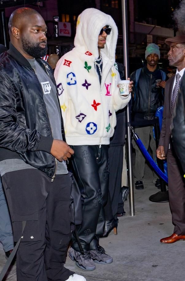 年俸37億円のスター、私服がヤバいと話題…なんと656万円のパーカーで現れる