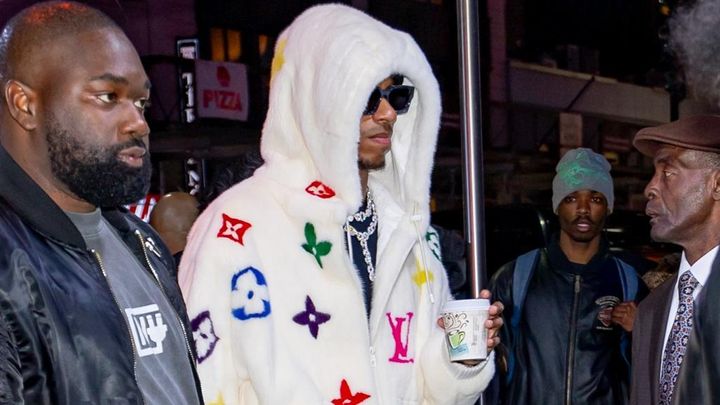 年俸37億円のスター、私服がヤバいと話題…なんと656万円のパーカーで現れる