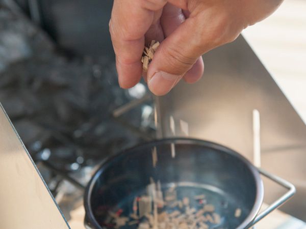 「正しいやり方知ってる？」意外と簡単にできる燻製の調理方をやさしく解説！