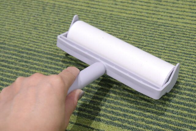 ダイソー カバーがいらない粘着テープクリーナー 使用例