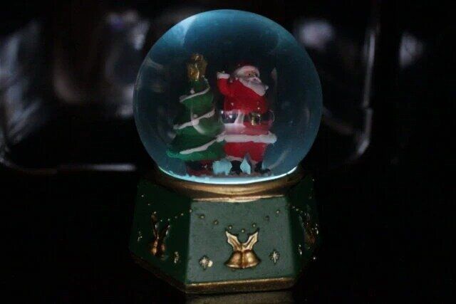 ダイソーの高見えLEDスノードーム（クラシック）