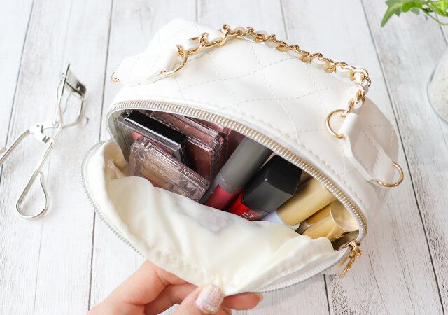 ハローキティ エンジェル キルトポシェットポーチ コスメ収納