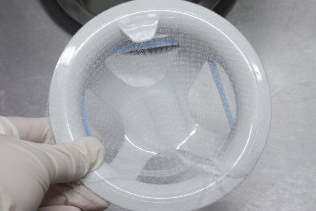 ダイソーのキッチン排水口用洗いやすいネットホルダーは市販の水切りネットをかぶせて使う