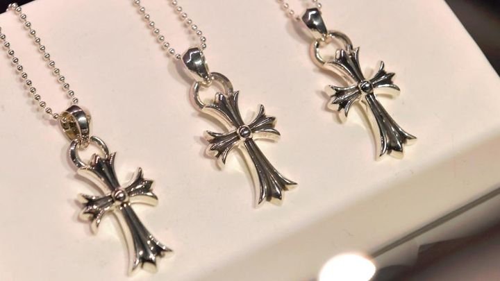 クロムハーツのネックレスを後輩にあげちゃう！日本代表OBの太っ腹伝説が明かされる「じゃあ、やるよって」