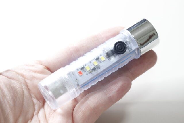 ダイソーの充電式 LED スケルトンライトのデザイン