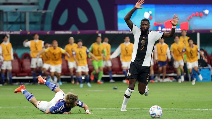 世界最高峰のDF、「世界三大珍獣」の絶滅阻止に動く！着用済みユニフォームを寄贈