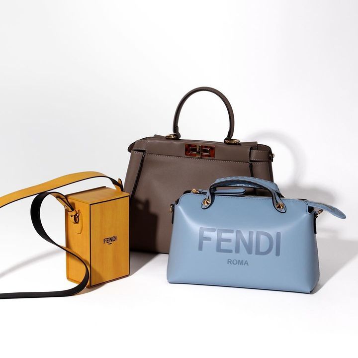 さまざまなカラーのフェンディのバッグ