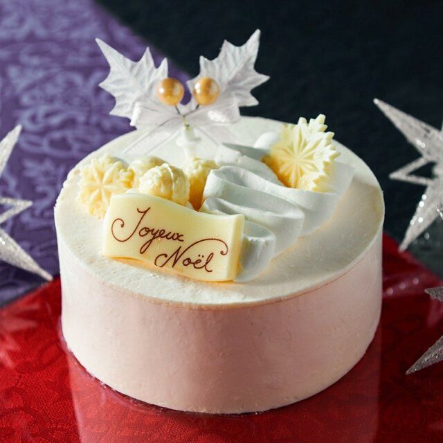 シャトレーゼの真っ白なフランス産クリームチーズ使用 Xmasトリプルチーズデコレーション14cm