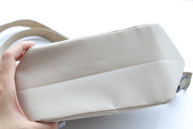 ダイソー ランチショルダーバッグ（リサイクル生地使用） マチ