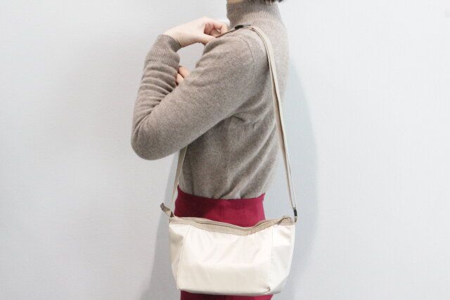 ダイソー ランチショルダーバッグ（リサイクル生地使用） 使用例