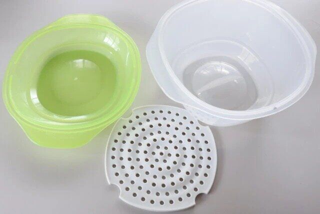 ダイソーの使い分けレンジ容器 肉まん＆枝豆1