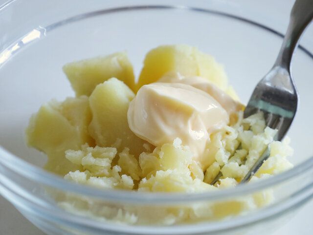 じゃがいも マヨネーズ フォーク