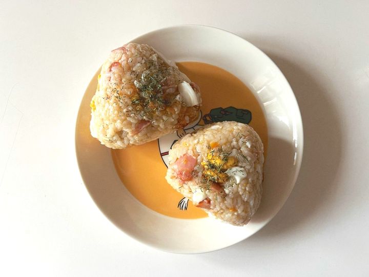 朝ごはんにもおすすめ！ベーコンエッグのパリおにぎりの作り方【渡辺友美子のパリおにぎりのレシピ vol.4 〜レシピで旅するヨーロッパ〜】