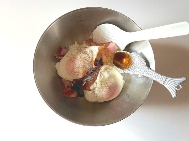 朝ごはんにもおすすめ！ベーコンエッグのパリおにぎりの作り方【渡辺友美子のパリおにぎりのレシピ vol.4 〜レシピで旅するヨーロッパ〜】