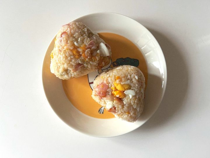 朝ごはんにもおすすめ！ベーコンエッグのパリおにぎりの作り方【渡辺友美子のパリおにぎりのレシピ vol.4 〜レシピで旅するヨーロッパ〜】