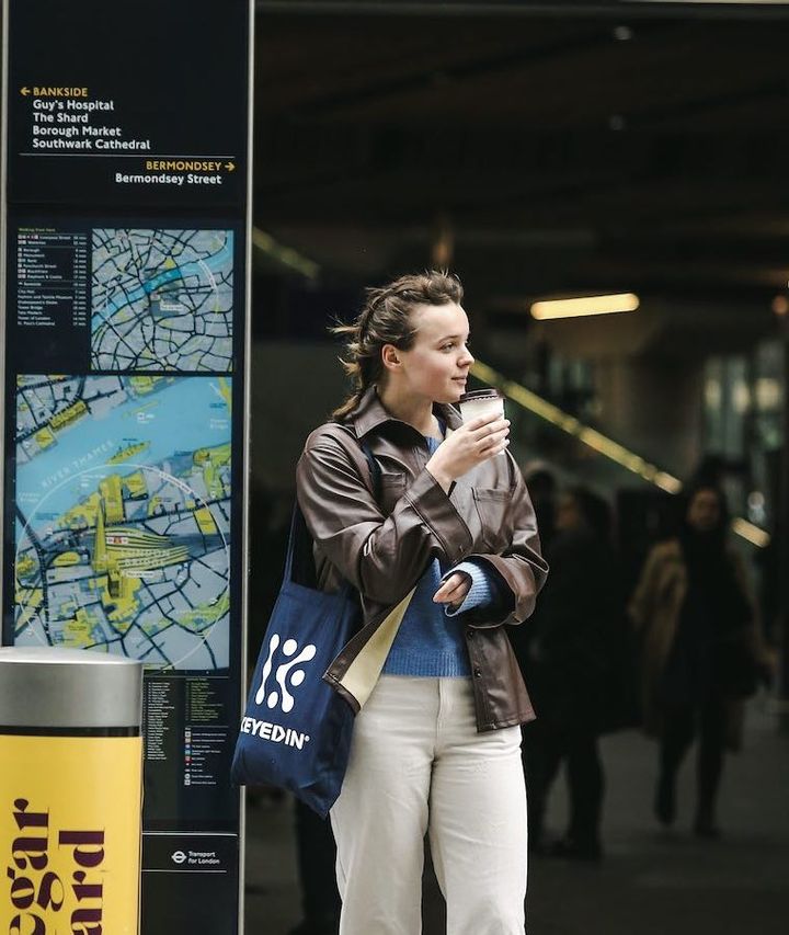 秋冬「ジャケット」お手本コーデ20選！アウターとの重ね着のポイントも紹介