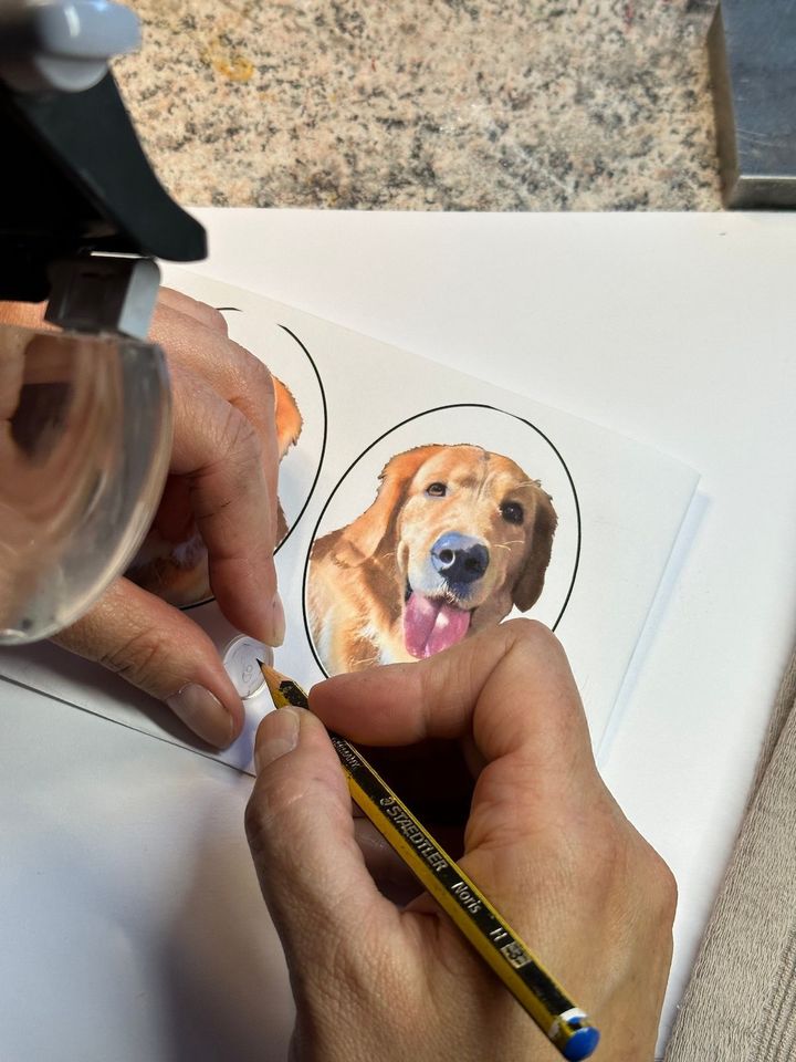 カスタムオーダーのジュエリーは、“エセックス クリスタル”と呼ばれる手法を用いて制作。