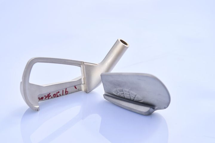 軟鉄鍛造にこだわった三種の新作アイアンを女子プロが試打