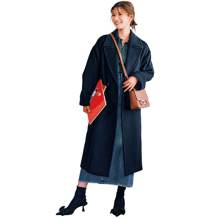 ロングコート×デニムスカートの咲和希さん