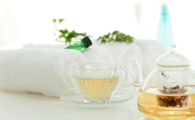 ハーブティーとアロマイメージ