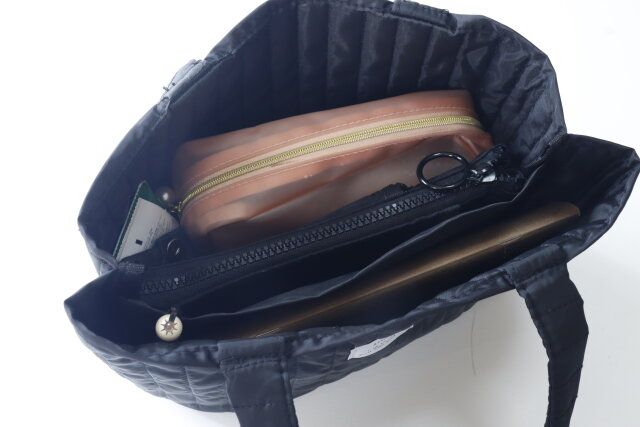 ダイソー キルティングトートバッグ（黒） 使用例