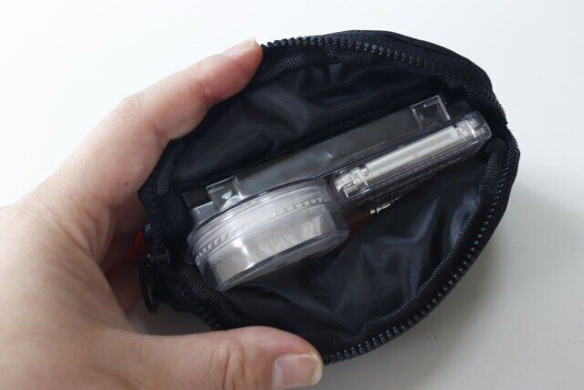 ダイソー キルティングマルチポーチ（黒） サイズ