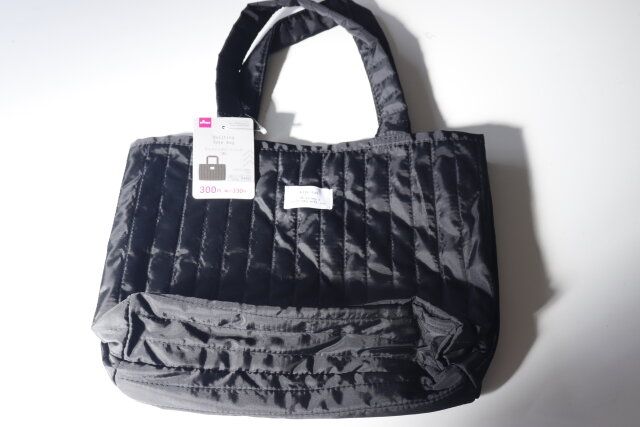 ダイソー キルティングトートバッグ（黒） 商品タグ