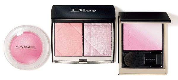 【左】グロー プレイ クッショニー ブラッシュ 【中】ディオールスキン ルージュ ブラッシュ カラー＆グロウ 【右】ブラーリング カラー ブラッシュ