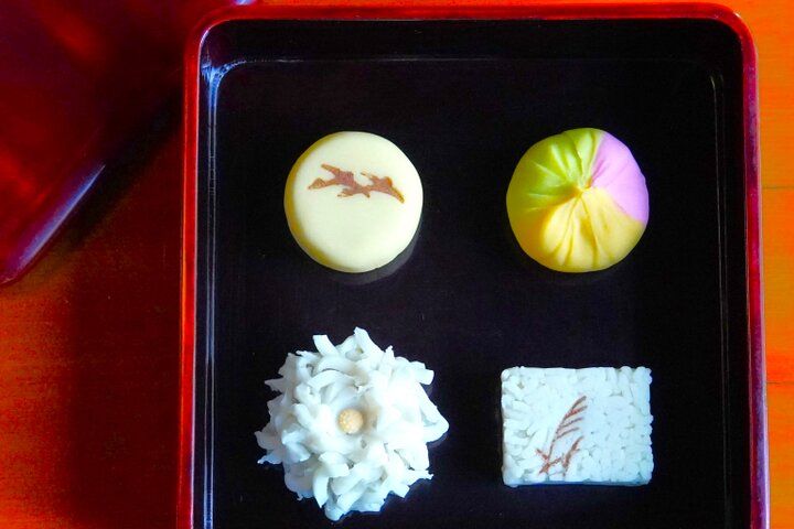 菓匠が切りとる北鎌倉の春夏秋冬♪年間100種類以上の和菓子が魅了する「御菓子司 こまき」