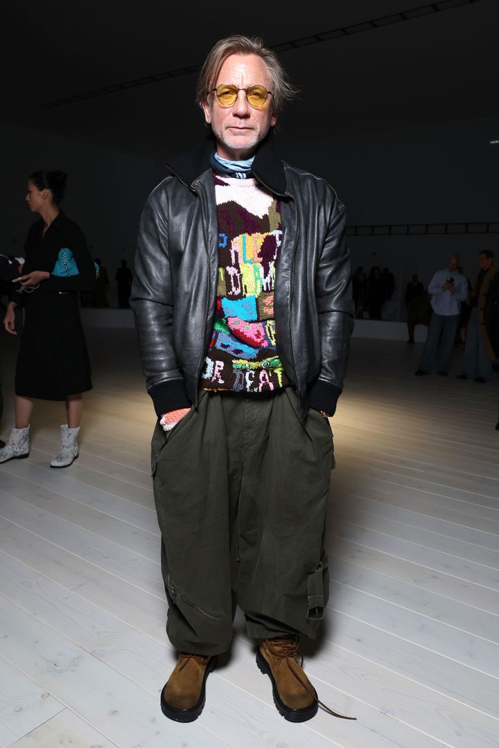 ロエベの2025年春夏ショーにて。