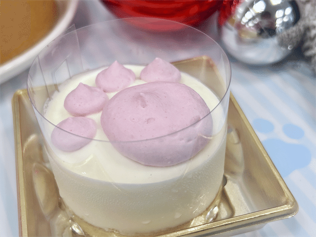 「コミフ 猫ちゃんのXmasチーズムース」（税込1,188円）