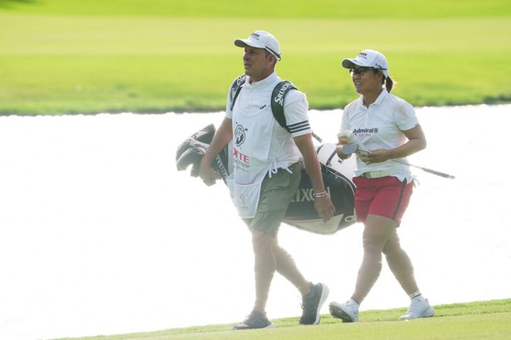 女子プロ、優勝争い後に“大慌てで移動”！一体なぜ…？